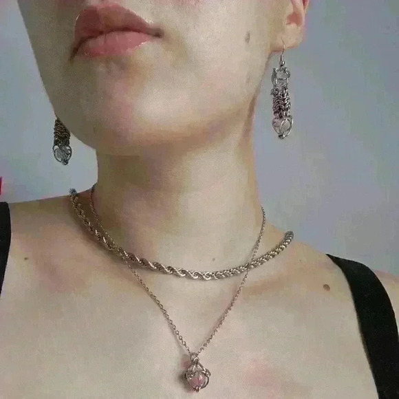 Silver chainmaille earrings with clear beads ✦ mermaid style dangle earrings ✦ - Picture 4 of 10